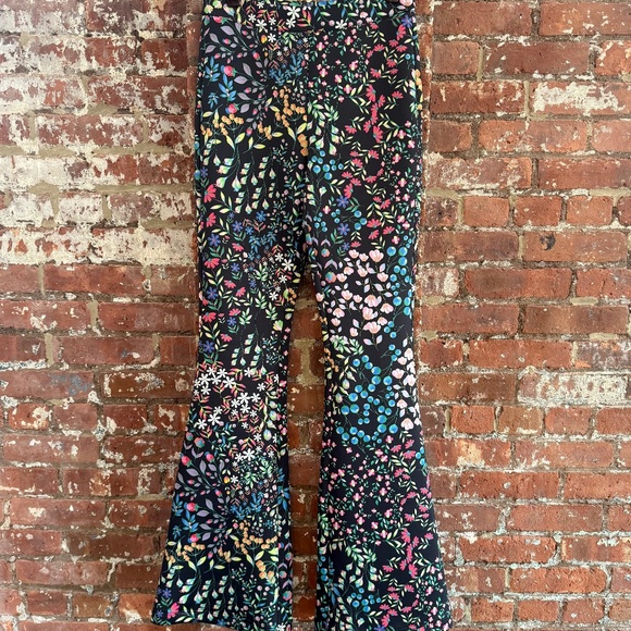 Cynthia Rowley Bonded Fit & Flare Pants - Picture 5 of 7